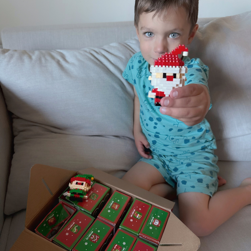 🎅 Santa Building Blocks™ – 12 creative Christmas figures for the whole family. 🎄